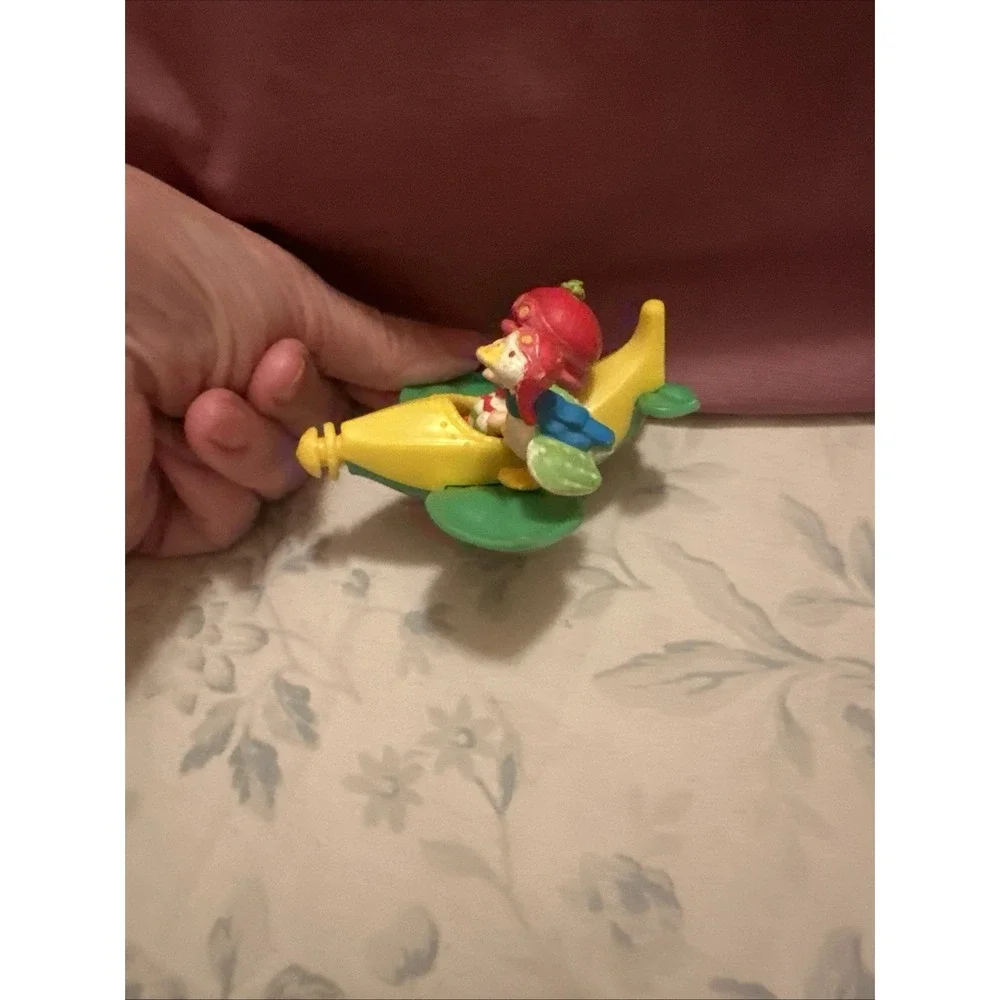 Strawberry Shortcake Cherry Cuddler Gooseberry Flying Airplane PVC Deluxe Rare